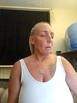 Snapshot of theblondecocklover chatting on 05-09-26, 08:14 theblondecocklover online show from 05-09-26, 08:14