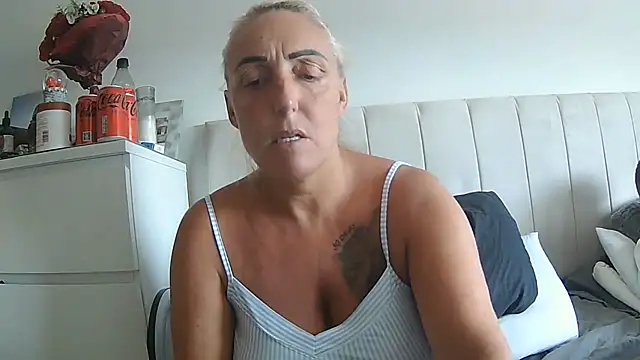 Snapshot of theblondecocklover chatting on 07-20-26, 05:59 theblondecocklover online show from 07-20-26, 05:59