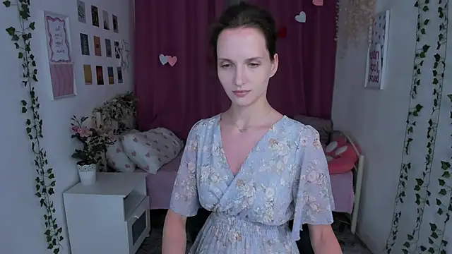 Snapshot of Ariadna_Shy chatting on 07-18-26, 10:13 Ariadna Shy online show from 07-18-26, 10:13