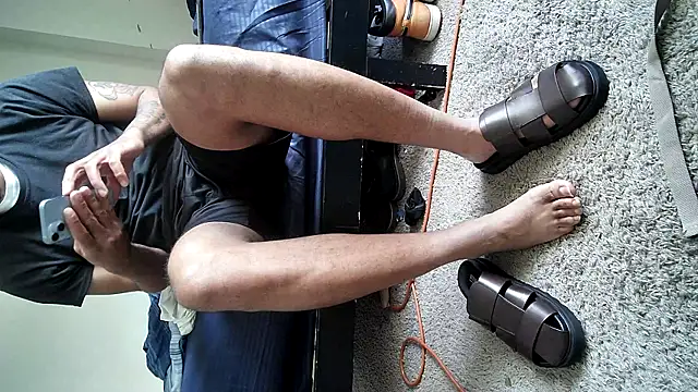 Kingbertfeet online show from 04-11-26, 05:50