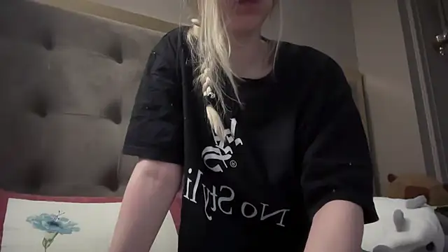 blondinkaa online show from 06-08-26, 03:51