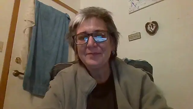 becky1111 online show from 05-04-26, 02:18