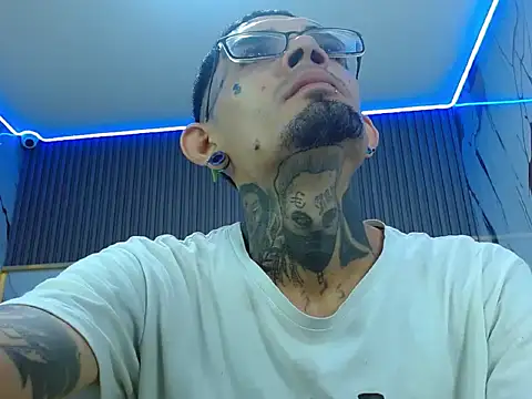 Boy tatto77 online show from 05-14-26, 11:39