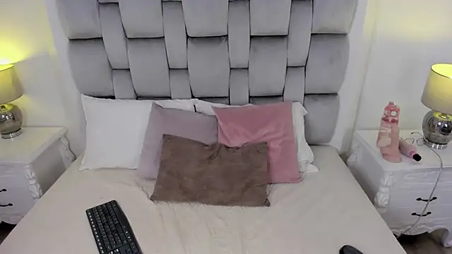 amber  ferrera online show from 03-19-26, 07:51