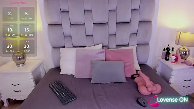 amber  ferrera online show from 04-15-26, 07:43