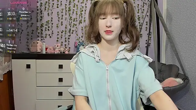 Snapshot of Yoonhee_ki chatting on 05-12-26, 01:52 Yoonhee ki online show from 05-12-26, 01:52