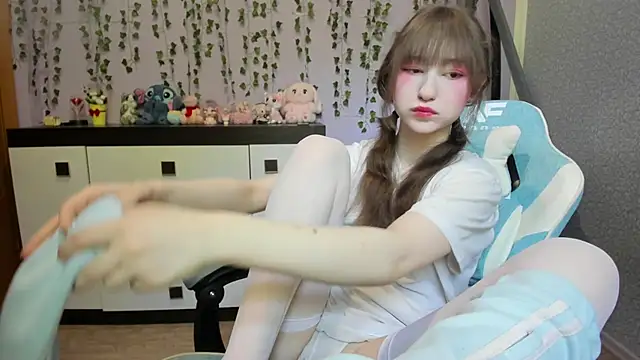Yoonhee ki online show from 06-30-26, 12:50