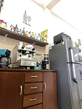 Snapshot of ateneacute chatting on 03-27-26, 02:06 ateneacute online show from 03-27-26, 02:06