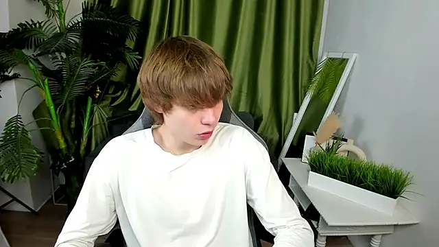 andyyzzz online show from 07-05-26, 06:59