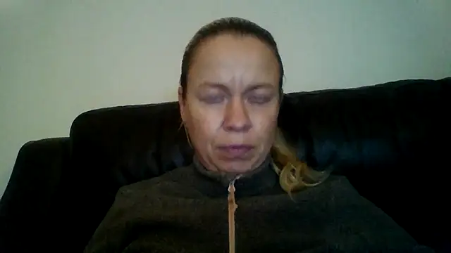 Snapshot of jennyblondeuk chatting on 01-17-26, 07:39 jennyblondeuk online show from 01-17-26, 07:39