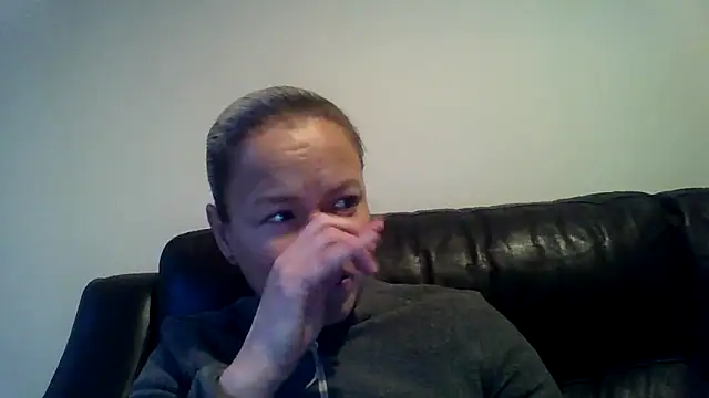 Snapshot of jennyblondeuk chatting on 01-19-26, 04:00 jennyblondeuk online show from 01-19-26, 04:00