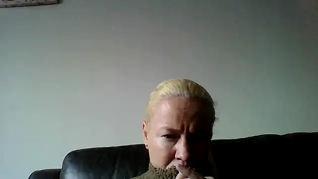 Snapshot of jennyblondeuk chatting on 02-02-26, 02:49 jennyblondeuk online show from 02-02-26, 02:49