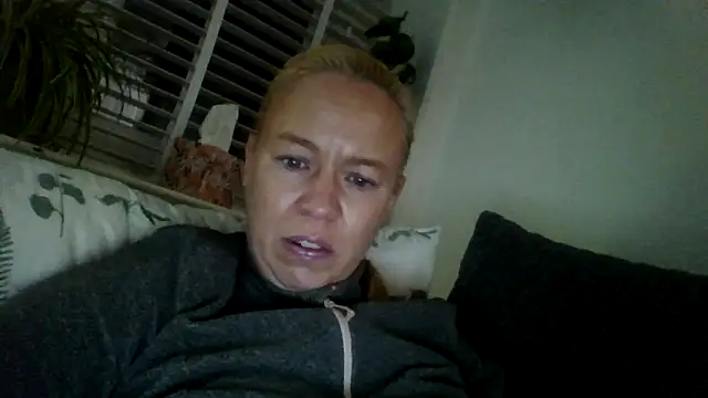 Snapshot of jennyblondeuk chatting on 02-09-26, 08:57 jennyblondeuk online show from 02-09-26, 08:57
