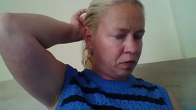 Snapshot of jennyblondeuk chatting on 04-26-26, 04:59 jennyblondeuk online show from 04-26-26, 04:59