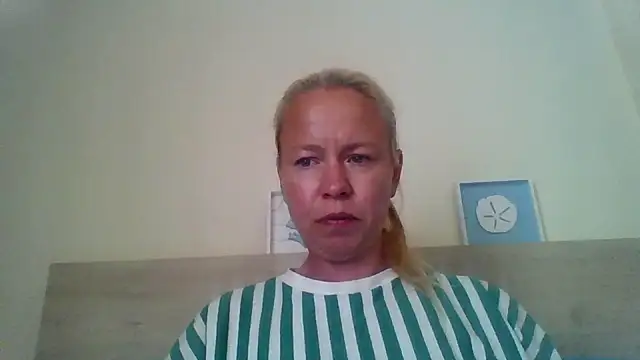 Snapshot of jennyblondeuk chatting on 04-28-26, 04:34 jennyblondeuk online show from 04-28-26, 04:34