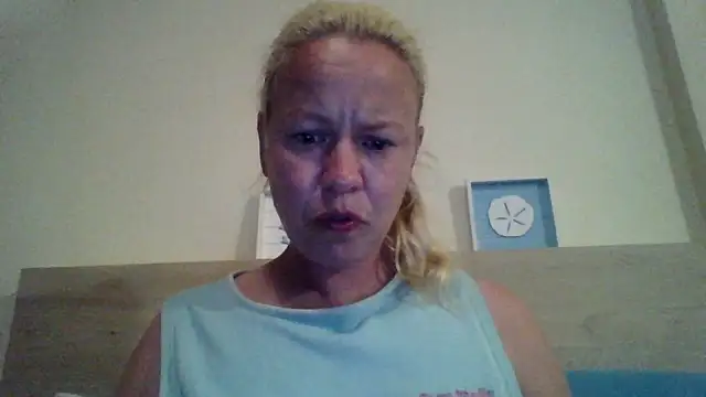 Snapshot of jennyblondeuk chatting on 04-29-26, 09:32 jennyblondeuk online show from 04-29-26, 09:32