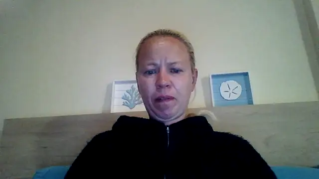 Snapshot of jennyblondeuk chatting on 05-06-26, 09:31 jennyblondeuk online show from 05-06-26, 09:31
