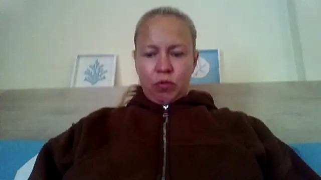 Snapshot of jennyblondeuk chatting on 05-07-26, 04:23 jennyblondeuk online show from 05-07-26, 04:23