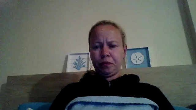 Snapshot of jennyblondeuk chatting on 05-11-26, 07:22 jennyblondeuk online show from 05-11-26, 07:22