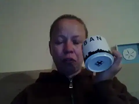 Snapshot of jennyblondeuk chatting on 05-19-26, 07:53 jennyblondeuk online show from 05-19-26, 07:53