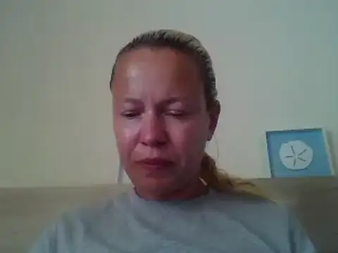 Snapshot of jennyblondeuk chatting on 05-22-26, 06:13 jennyblondeuk online show from 05-22-26, 06:13