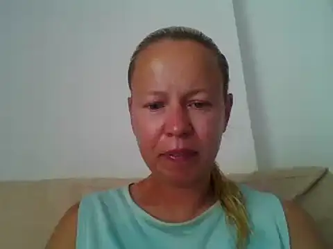 Snapshot of jennyblondeuk chatting on 06-02-26, 02:41 jennyblondeuk online show from 06-02-26, 02:41