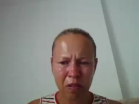 Snapshot of jennyblondeuk chatting on 06-15-26, 04:20 jennyblondeuk online show from 06-15-26, 04:20