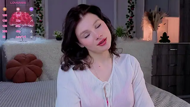 Snapshot of QuinnHeileman chatting on 02-25-26, 01:21 QuinnHeileman online show from 02-25-26, 01:21