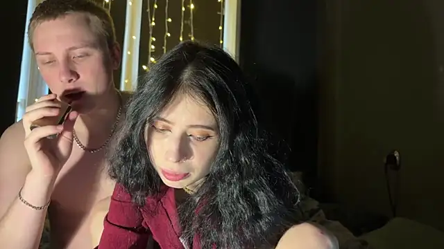 Snapshot of love4couple chatting on 04-08-26, 06:35 love4couple online show from 04-08-26, 06:35