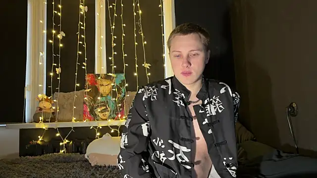 Snapshot of love4couple chatting on 04-09-26, 06:19 love4couple online show from 04-09-26, 06:19