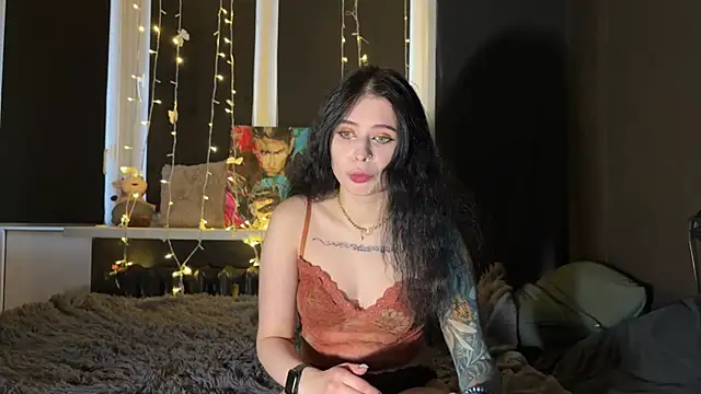 Snapshot of love4couple chatting on 04-10-26, 06:18 love4couple online show from 04-10-26, 06:18