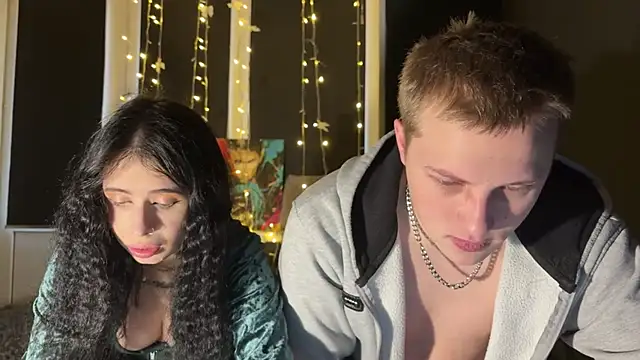 Snapshot of love4couple chatting on 04-11-26, 06:18 love4couple online show from 04-11-26, 06:18