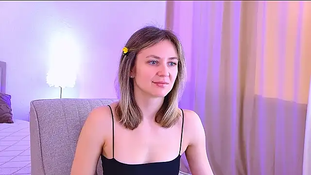 Snapshot of EmeraldGlow chatting on 03-22-26, 02:31 EmeraldGlow online show from 03-22-26, 02:31