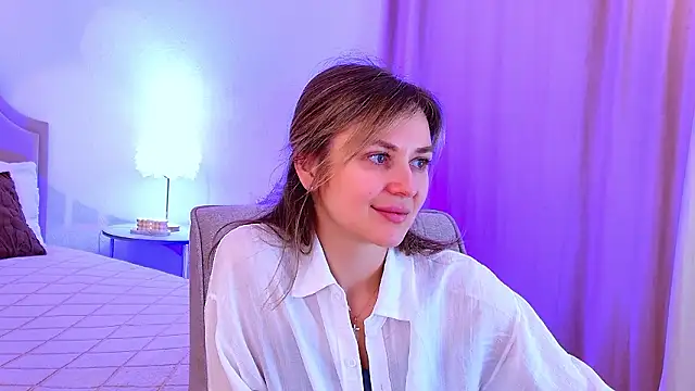 Snapshot of EmeraldGlow chatting on 03-24-26, 02:44 EmeraldGlow online show from 03-24-26, 02:44