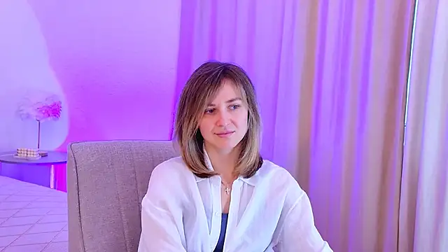 Snapshot of EmeraldGlow chatting on 03-27-26, 02:39 EmeraldGlow online show from 03-27-26, 02:39