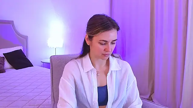 Snapshot of EmeraldGlow chatting on 03-31-26, 03:23 EmeraldGlow online show from 03-31-26, 03:23