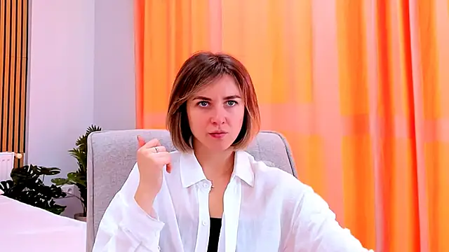 Snapshot of EmeraldGlow chatting on 04-05-26, 02:58 EmeraldGlow online show from 04-05-26, 02:58