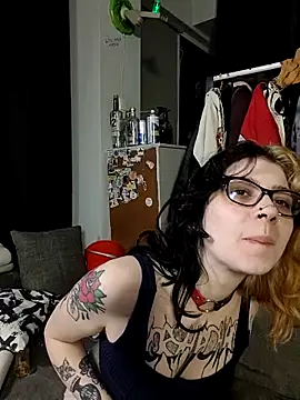 whatevaandissues online show from 04-13-26, 12:05