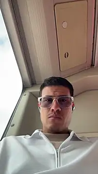 Latin Paisa Boy online show from 02-21-26, 01:12