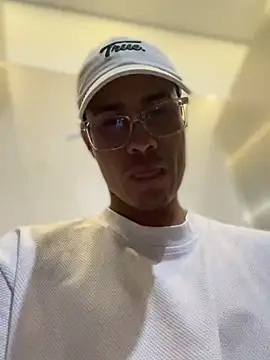 Latin Paisa Boy online show from 04-08-26, 06:08