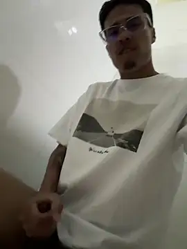 Snapshot of Latin_Paisa_Boy chatting on 05-17-26, 11:12 Latin Paisa Boy online show from 05-17-26, 11:12