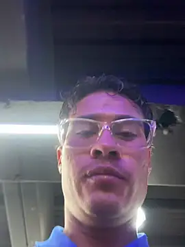 Snapshot of Latin_Paisa_Boy chatting on 05-27-26, 04:37 Latin Paisa Boy online show from 05-27-26, 04:37