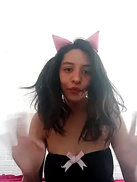 Snapshot of Phoenix_Paws chatting on 03-19-26, 06:45 Phoenix Paws online show from 03-19-26, 06:45