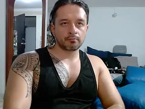 Snapshot of gonzzohunterr chatting on 05-26-26, 03:35 gonzzohunterr online show from 05-26-26, 03:35