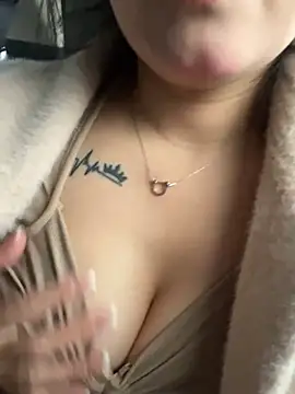 Snapshot of Molly-xiao chatting on 03-06-26, 09:06 Molly-xiao online show from 03-06-26, 09:06