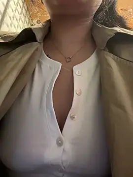 Snapshot of Molly-xiao chatting on 03-12-26, 12:00 Molly-xiao online show from 03-12-26, 12:00