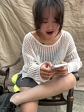 Snapshot of Molly-xiao chatting on 04-03-26, 10:13 Molly-xiao online show from 04-03-26, 10:13