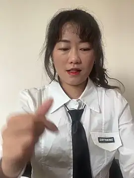 Snapshot of Molly-xiao chatting on 04-16-26, 01:28 Molly-xiao online show from 04-16-26, 01:28