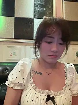 Snapshot of Molly-xiao chatting on 05-21-26, 12:01 Molly-xiao online show from 05-21-26, 12:01