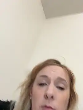 Snapshot of Trippyyb28 chatting on 02-26-26, 01:04 Trippyyb28 online show from 02-26-26, 01:04